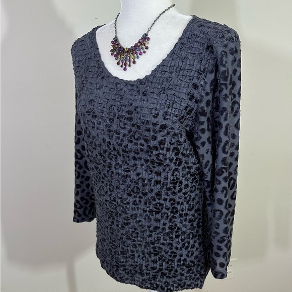 Rafael sz lg top silvery blue shade with same shade print with a touch of velvet - Picture 11 of 12